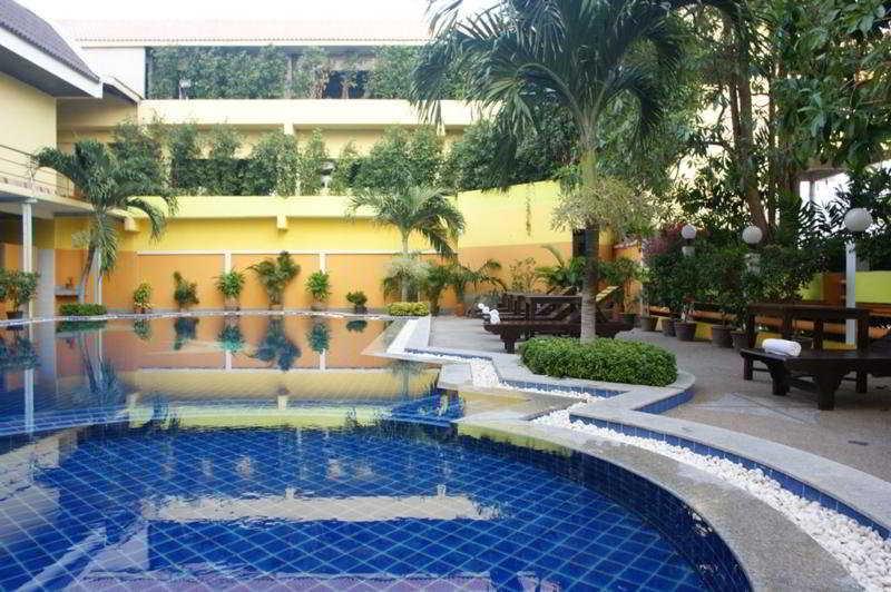 Jomtien Holiday Pattaya Hotel Buitenkant foto