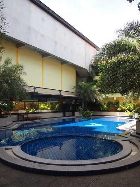 Jomtien Holiday Pattaya Hotel Buitenkant foto